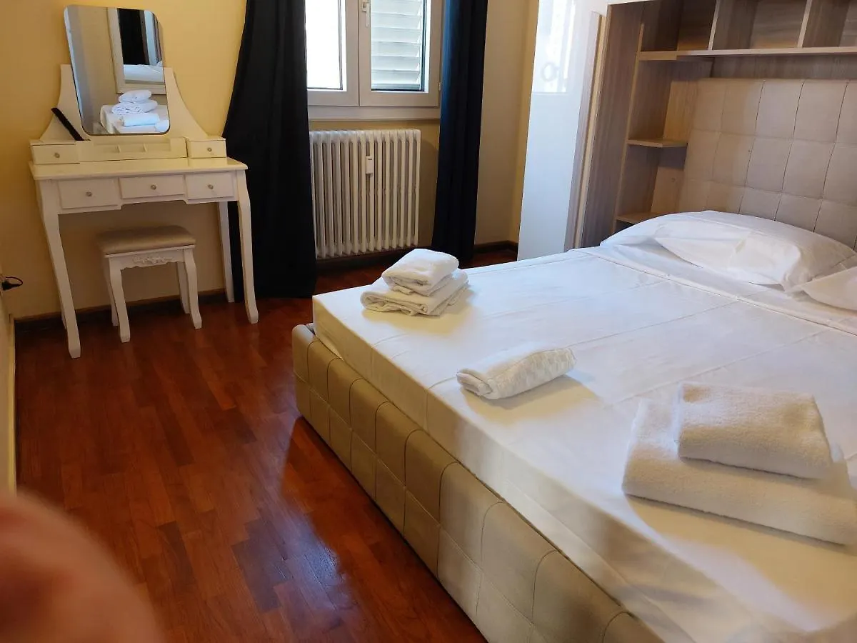 La Tana Dei Leoni Affittacamere Florence